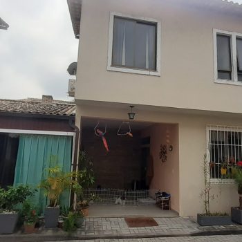 Casa duplex em Maria Paula