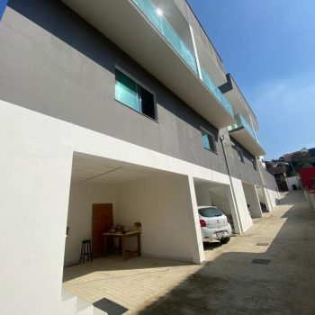 Residência duplex em Maria Paula