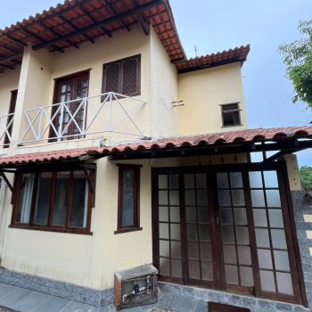 Duplex aconchegante em condomínio fechado com área gourmet e Rua Sem Saída!